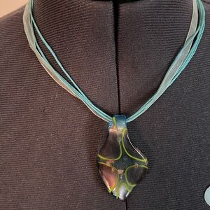 Glass pendant necklace
